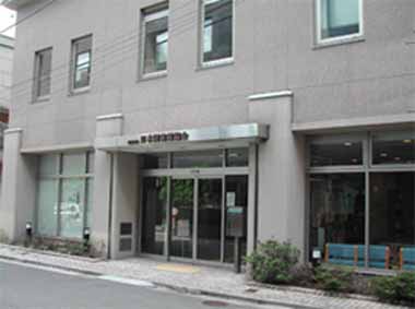 日本図書館協会正面玄関